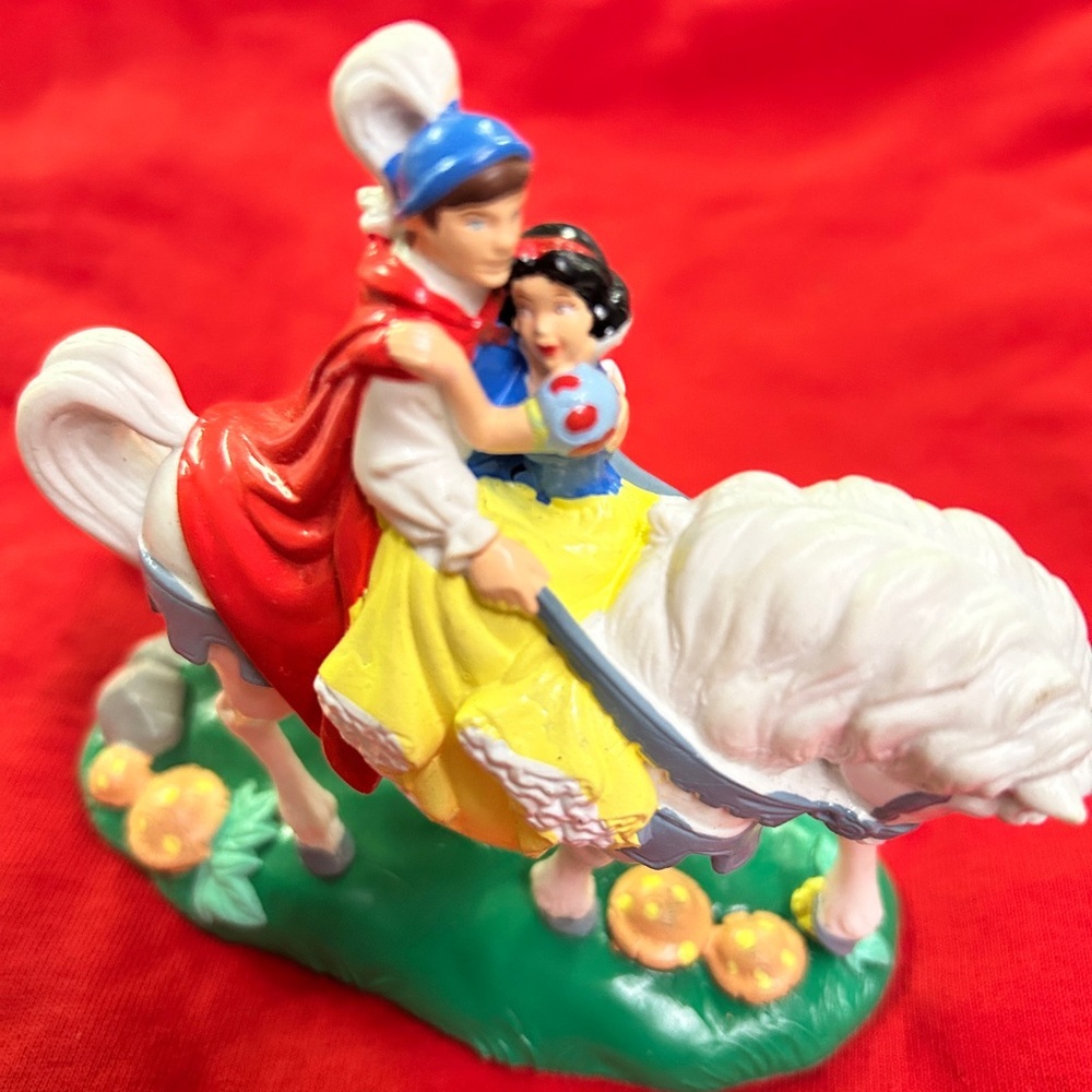 Disney Snow White and Prince Special Edition